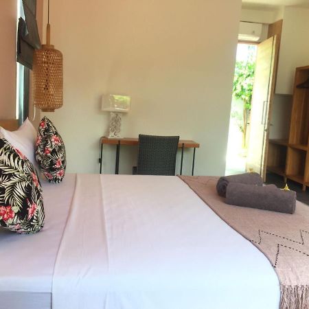 Le Chien Rouge Hotel Lovina  Ngoại thất bức ảnh