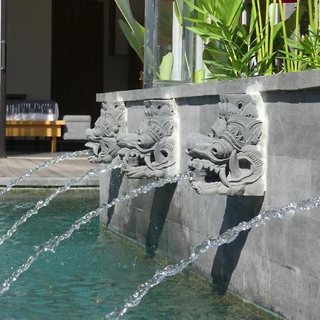 Le Chien Rouge Hotel Lovina  Ngoại thất bức ảnh
