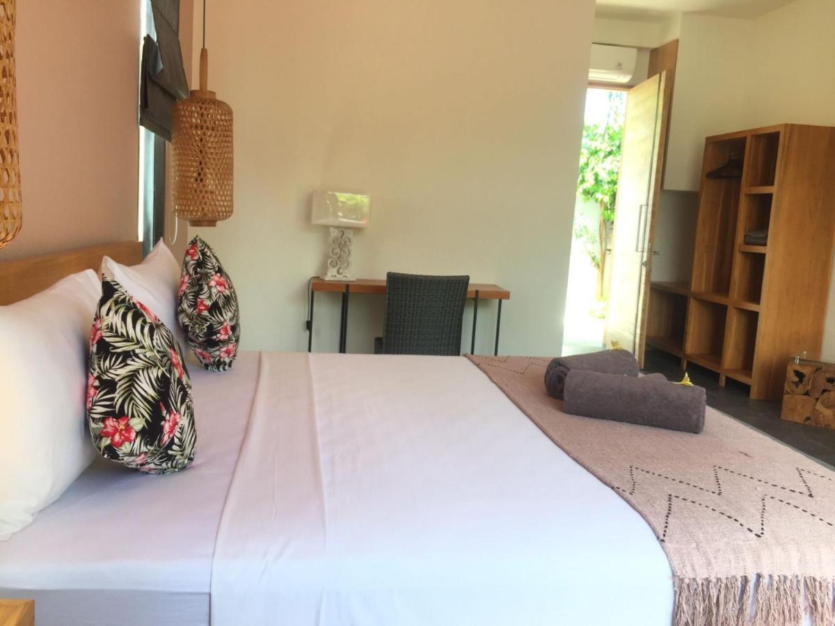 Le Chien Rouge Hotel Lovina  Ngoại thất bức ảnh