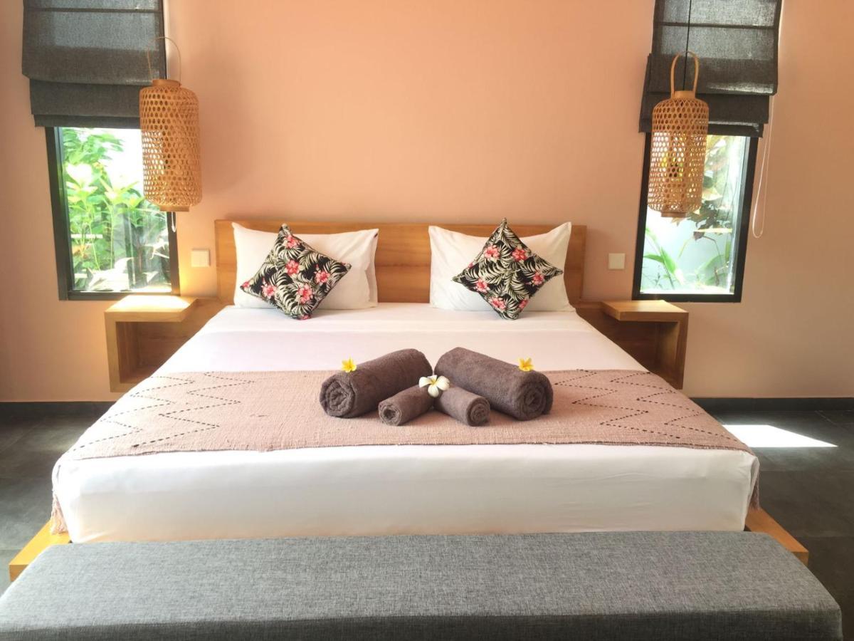Le Chien Rouge Hotel Lovina  Ngoại thất bức ảnh