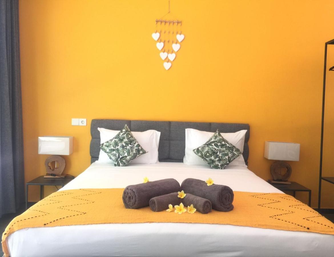 Le Chien Rouge Hotel Lovina  Ngoại thất bức ảnh