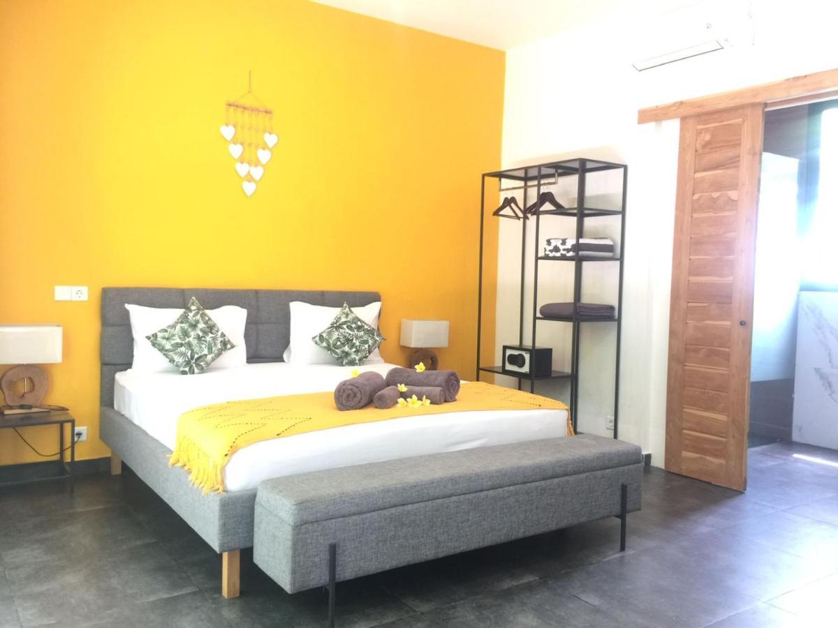 Le Chien Rouge Hotel Lovina  Ngoại thất bức ảnh