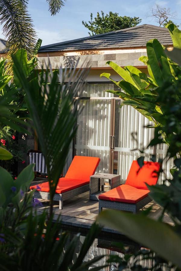 Le Chien Rouge Hotel Lovina  Ngoại thất bức ảnh